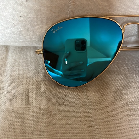 Ray Ban Aviators - Picture 3 of 4